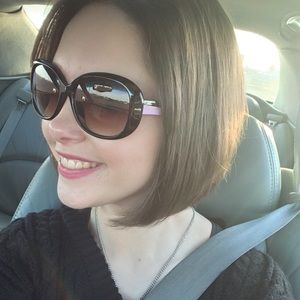 Meet your Posher, Alexis